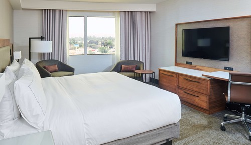 Suite, 1 King Bed, Accessible, Kitchen (Hearing)