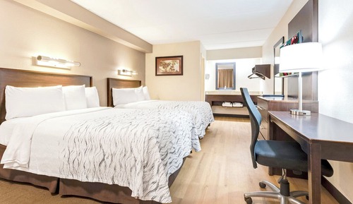 Deluxe Room, 2 Double Beds (Smoke Free)