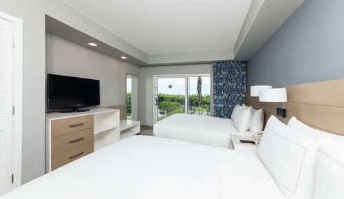Suite, 2 Queen Beds, Patio