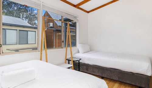 Cottage 3.5* - 2 Bedroom, 1 Bathroom (1 Queen,1 Double and 1 Bunk Bed)