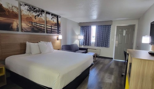 Room, 1 King Bed, Non Smoking