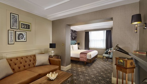 King One Bedroom Suite