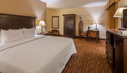 Standard Room, 1 King Bed, Accessible, Bathtub