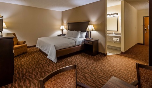 Standard Room, 1 King Bed, Non Smoking, Jetted Tub