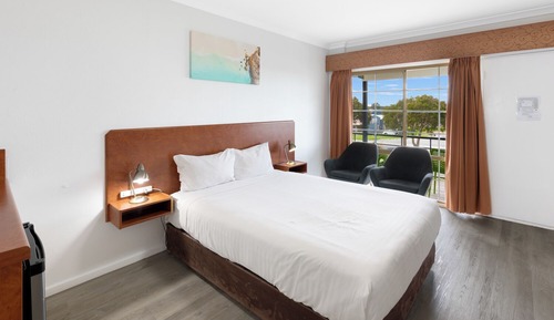 Standard Room, 1 Queen Bed