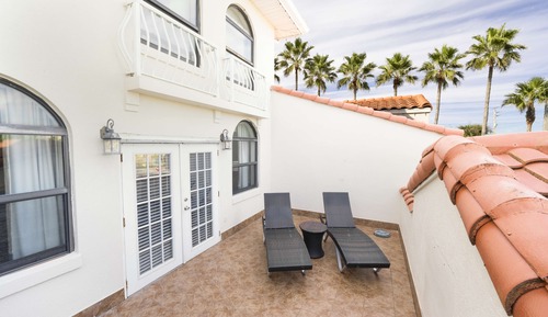 Suite, 1 King Bed, Non Smoking, Balcony