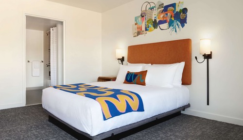 Room, 1 King Bed, Accessible (Hearing)