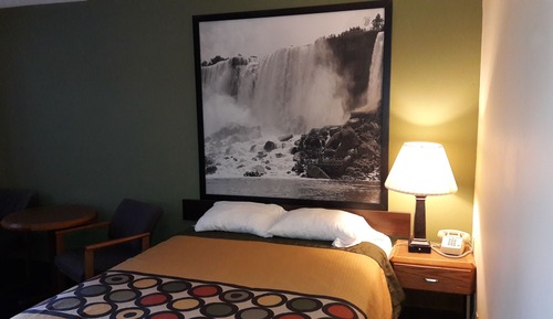 Standard Room, 1 Queen Bed