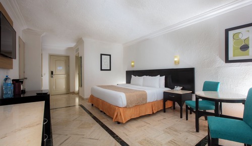 Standard Room, 1 King Bed, City View