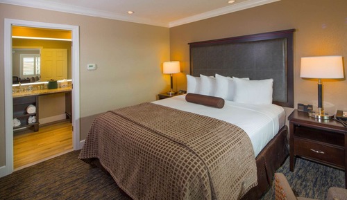 Family Suite, Multiple Beds, Non Smoking, Refrigerator & Microwave (Walk-in Shower)