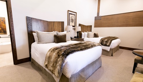 Luxury Suite, 2 Bedrooms, Hot Tub, Mountain View