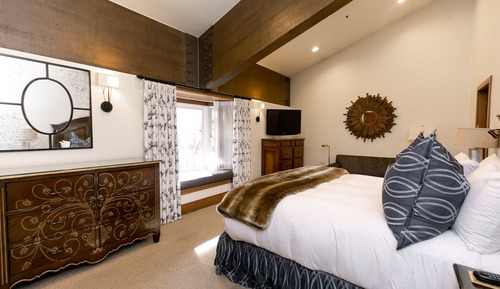Luxury Townhome, 4 Bedrooms, Hot Tub (Multi-Level)