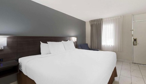 Standard Room, 1 Queen Bed, Smoking