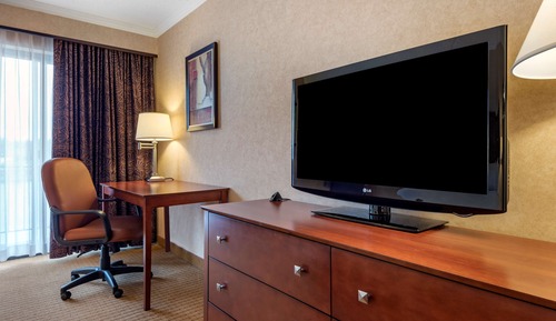 Superior Room, 1 King Bed, Balcony, Lake View