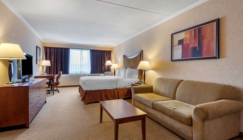 Standard Room, 1 Queen Bed, Kitchenette, River View (Oversized Room;with Sofabed)