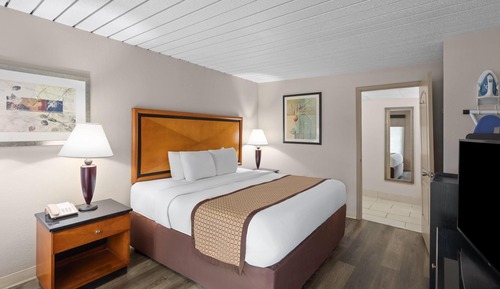 Studio Suite, 1 King Bed, Non Smoking