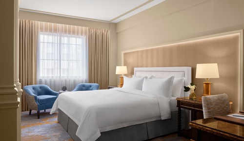 Suite, 1 King Bed, Non Smoking (Mobility/Hearing Access, Roll-In Shwr)