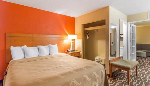 Suite, 1 King Bed, Non Smoking