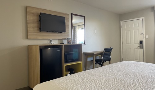 Standard Room, 1 King Bed