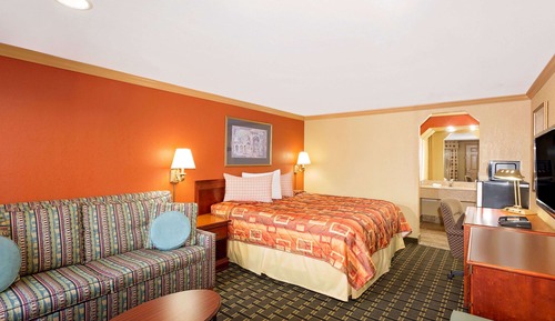 Room, 1 King Bed, Smoking