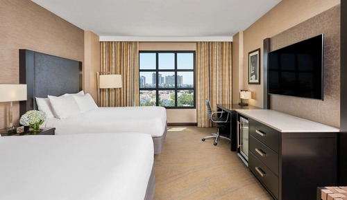 Room, 2 Queen Beds, Corner