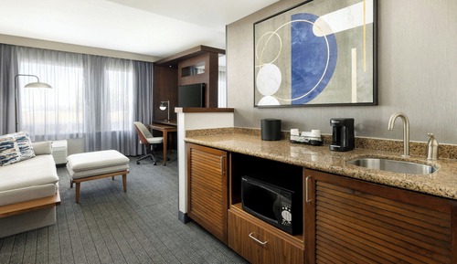 Deluxe Room, 1 King Bed with Sofa bed, Non Smoking