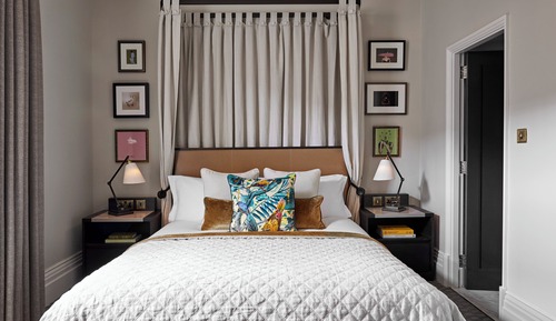 1 Queen Room