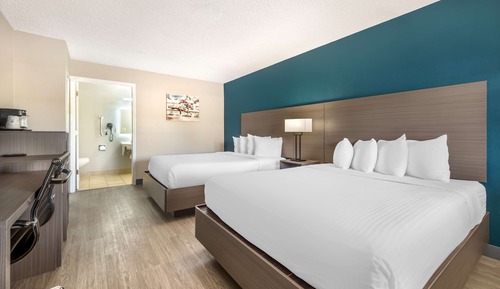 Standard Room, 2 Queen Beds, Accessible, Bathtub