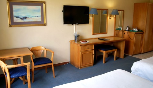 Deluxe Family Room
