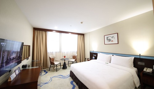 Executive Queen Room	