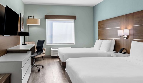 Standard Room, 2 Queen Beds, Accessible, Bathtub