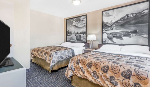 Efficiency, Room, 2 Queen Beds, Non Smoking
