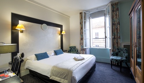 Chambre classique, double bed only.