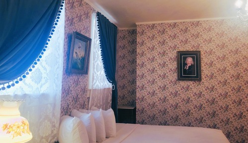 1 King Bed Special