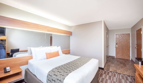 Standard Room, 1 Queen Bed, Accessible
