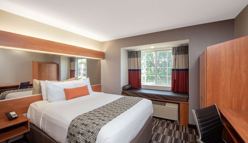 Suite, 1 Queen Bed, Accessible, Non Smoking