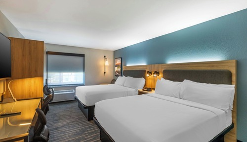 Standard Room, 2 Queen Beds, Non Smoking (Mobility/Hearing Accessible, Tub)