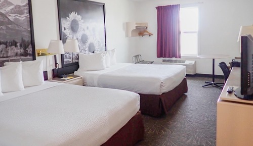 Deluxe Room, 2 Queen Beds, Non Smoking, Ground Floor (Drive-Up/Pet Friendly)