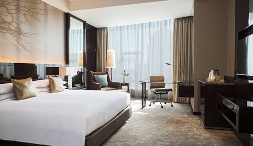 Club Room, 1 King Bed