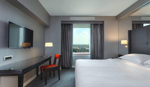 Executive Suite, 1 King Bed, Non Smoking