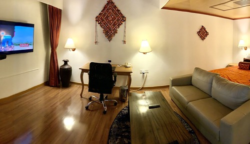 Executive Suite City View Queen Bed