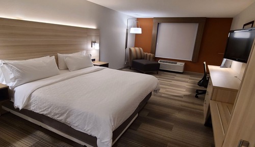 Standard Room, 1 King Bed