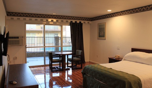 Room, 2 Queen Beds, Smoking
