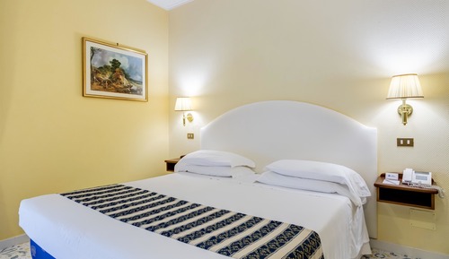 Economy Room, 1 Queen Bed (Bunk beds)