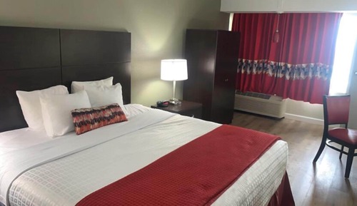 Comfort Room, 1 King Bed, Accessible, Ocean View