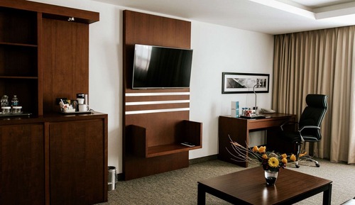 Suite, 1 King Bed, Non Smoking (Upgrade)