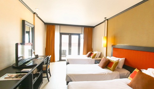 Superior Triple Room (Seaside)