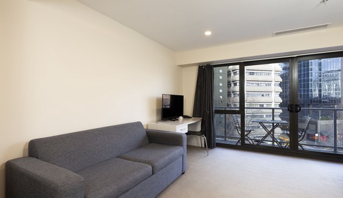 City Studio, 1 Queen Bed, City View
