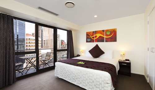 Standard Studio Suite, 1 Queen Bed, City View