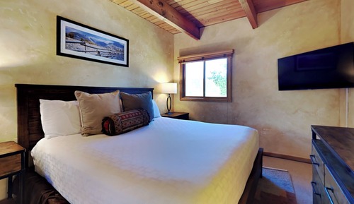 Deluxe Three Bedroom ~ B2A